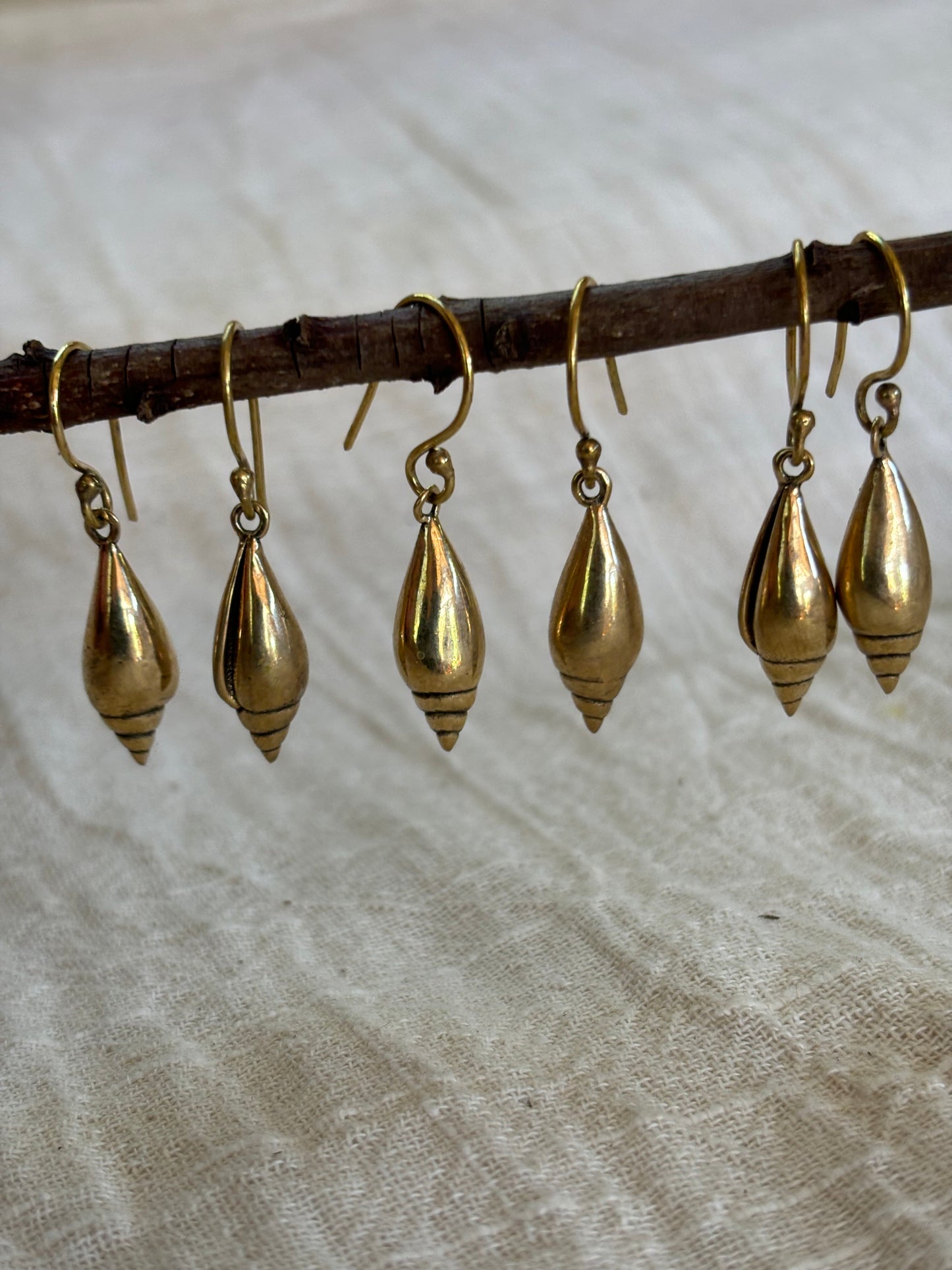 z11. Brass Shell Earrings