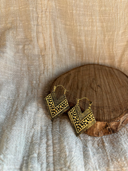 z10. Brass Point Earrings