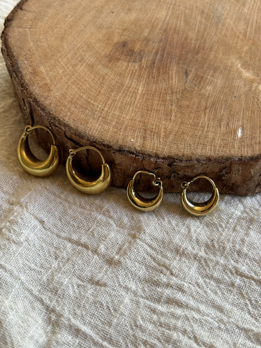 z8. Brass Hoop Earrings - Extra Small