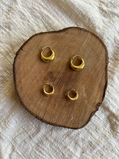 z8. Brass Hoop Earrings - Extra Small