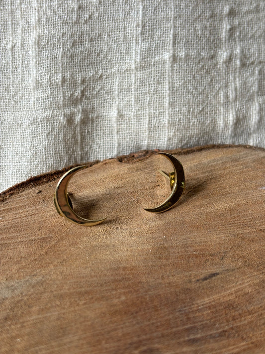 z4. Brass Crescent Moon Studs